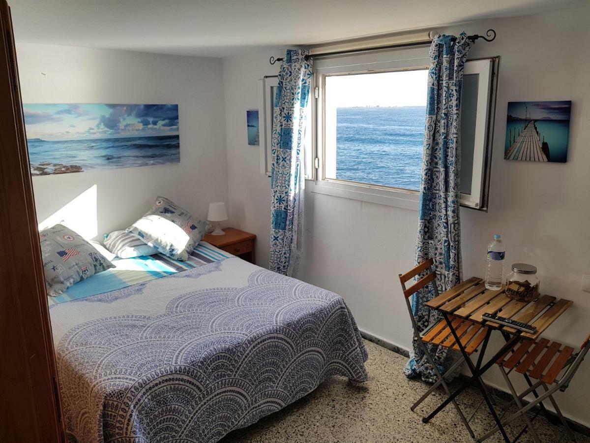Bed And Breakfast By The Sea Pozo Izquierdo Екстериор снимка