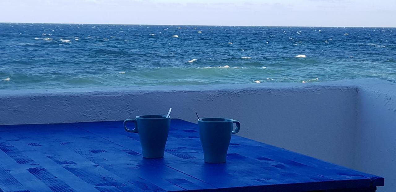 Bed And Breakfast By The Sea Pozo Izquierdo Екстериор снимка