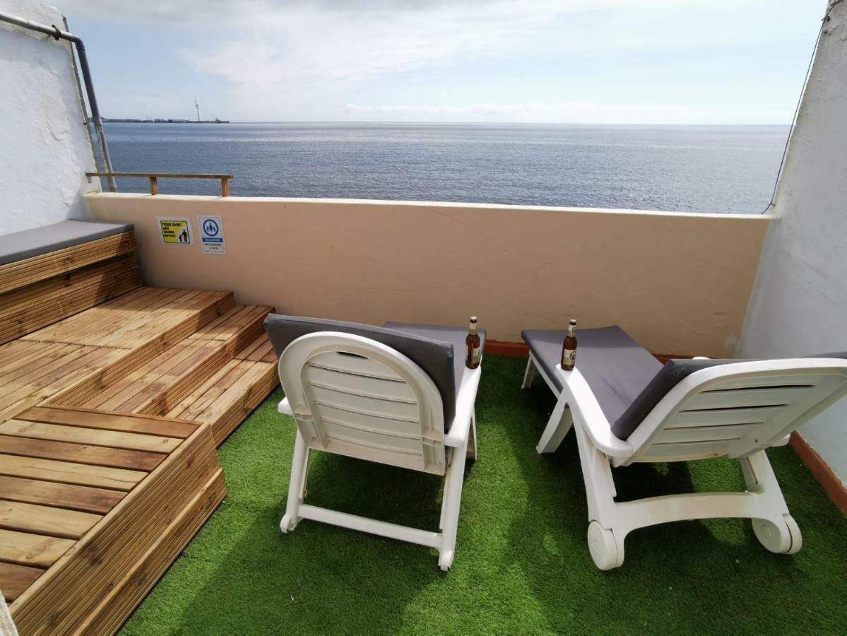 Bed And Breakfast By The Sea Pozo Izquierdo Екстериор снимка
