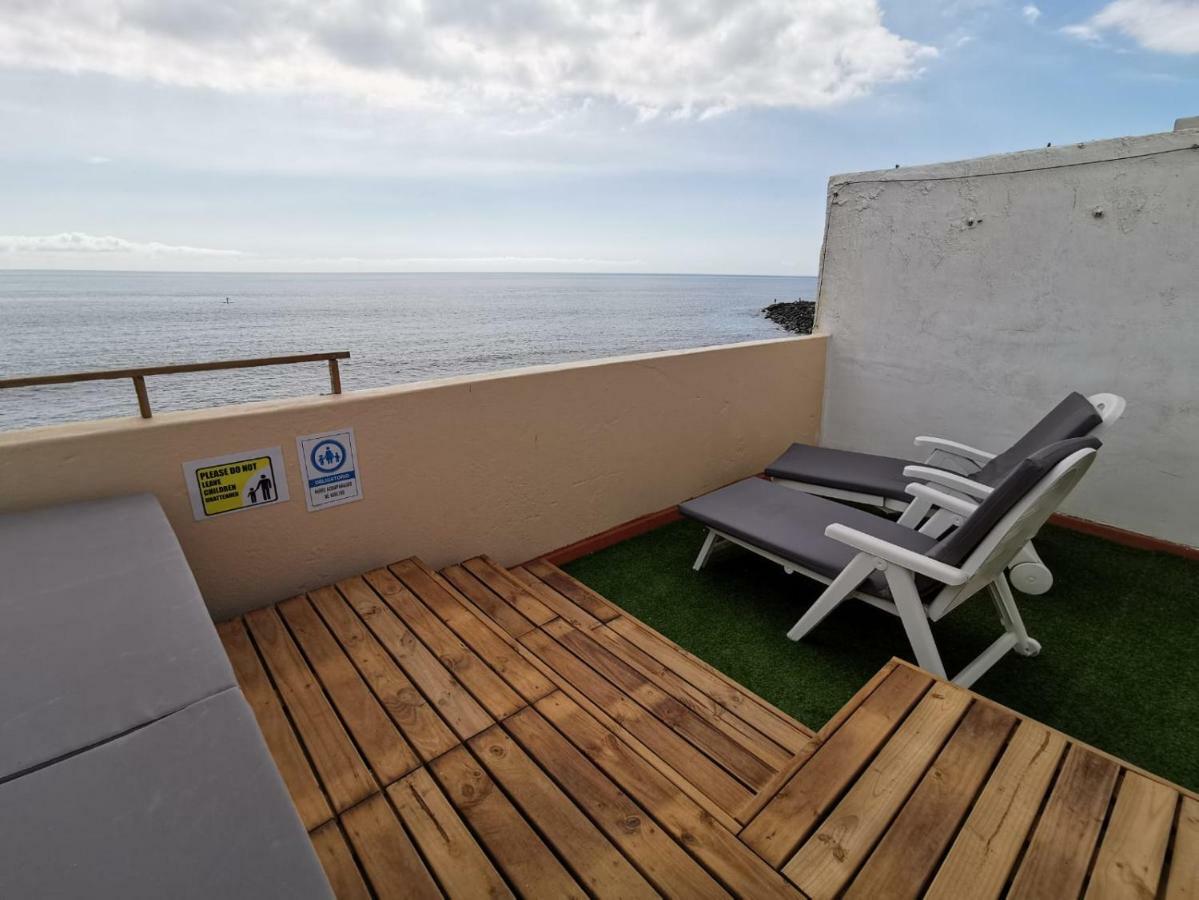 Bed And Breakfast By The Sea Pozo Izquierdo Екстериор снимка