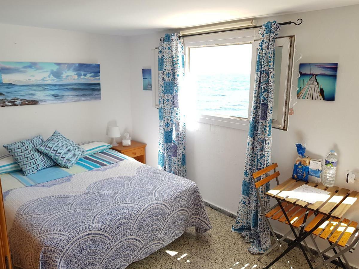 Bed And Breakfast By The Sea Pozo Izquierdo Екстериор снимка